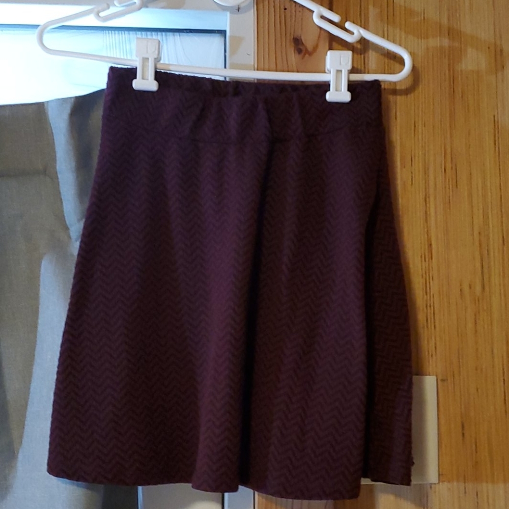 Maroon textured skater skirt